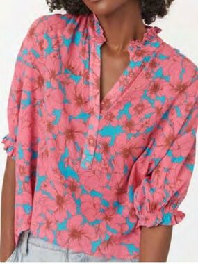 XiRENA Cam Pink and Turquoise Floral Ruffle-Trim Blouse